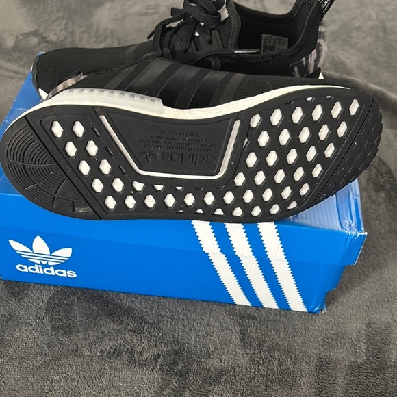 Adidas NMD‎ R1 Black White Zebra Print Stripes Sneakers Mens Running Shoes - Picture 5 of 5